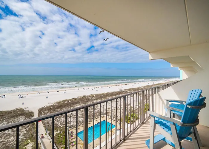 Apartment Island Winds East 604