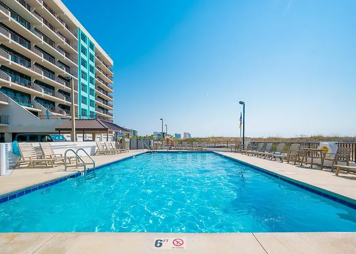 Apartment Island Winds East 604