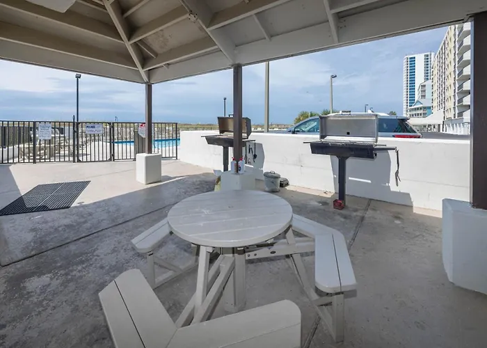 Island Winds East 604 Apartment